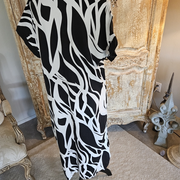 Rachel Zoe Black and White Abstract Midi Dress - Picture 11 of 11